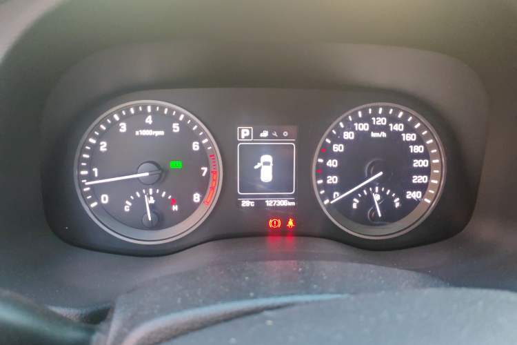 Used Hyundai Tucson 2015 1.6T Dual-Clutch Two-Wheel-Drive Smart Model Instrument Cluster