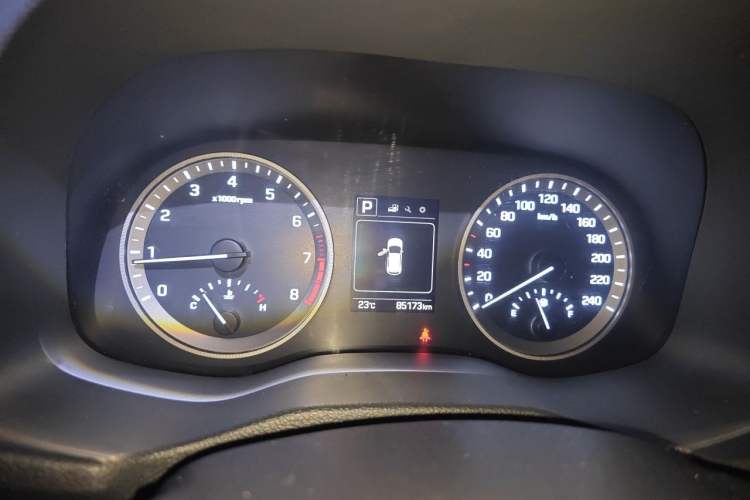 Used Hyundai Tucson 2015 1.6T Dual-Clutch Two-Wheel-Drive Smart Model Instrument Cluster