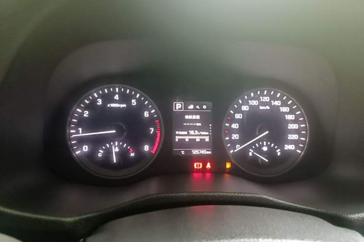 Used Hyundai Tucson 2015 1.6T Dual-Clutch Two-Wheel-Drive Smart Model Instrument Cluster
