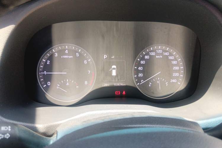 Used Hyundai Tucson 2015 2.0L Automatic Two-Wheel Drive Smart Version Instrument Cluster