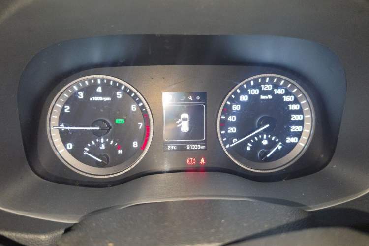 Used Hyundai Tucson 2015 1.6T Dual-Clutch Two-Wheel-Drive Smart Model Instrument Cluster