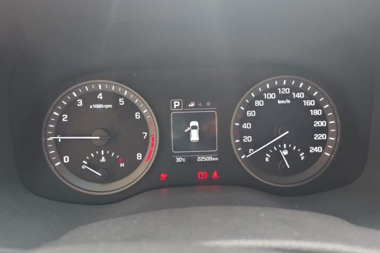 Used Hyundai Tucson 2015 1.6T Dual-Clutch Two-Wheel-Drive Smart Model Instrument Cluster