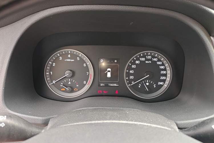 Used Hyundai Tucson 2015 1.6T Dual-Clutch Two-Wheel-Drive Smart Model Instrument Cluster