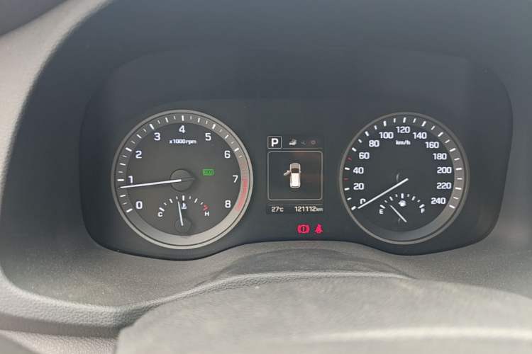 Used Hyundai Tucson 2015 1.6T Dual-Clutch Two-Wheel-Drive Smart Model Instrument Cluster