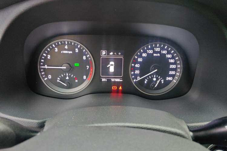 Used Hyundai Tucson 2015 1.6T Dual-Clutch Two-Wheel-Drive Smart Model Instrument Cluster