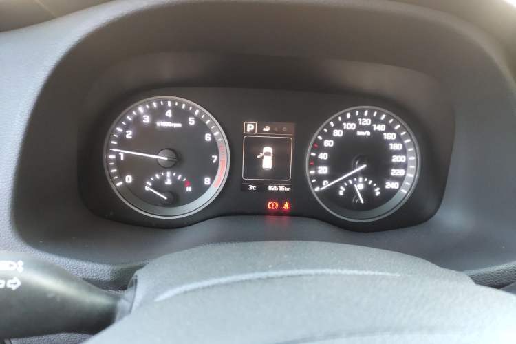 Used Hyundai Tucson 2015 1.6T Dual-Clutch Two-Wheel-Drive Smart Model Instrument Cluster