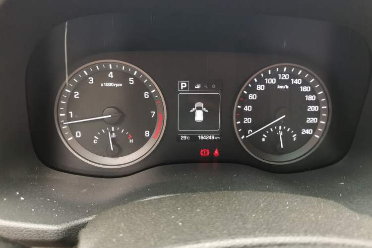 Used Hyundai Tucson 2015 1.6T Dual-Clutch Two-Wheel-Drive Smart Model Instrument Cluster