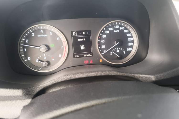 Used Hyundai Tucson 2015 1.6T Dual-Clutch Two-Wheel-Drive Smart Model Instrument Cluster