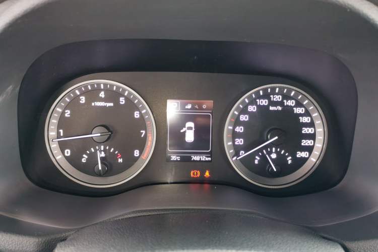 Used Hyundai Tucson 2015 1.6T Dual-Clutch Two-Wheel-Drive Smart Model Instrument Cluster