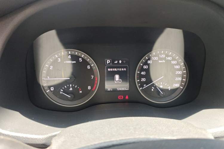 Used Hyundai Tucson 2015 1.6T Dual-Clutch Two-Wheel-Drive Smart Model Instrument Cluster