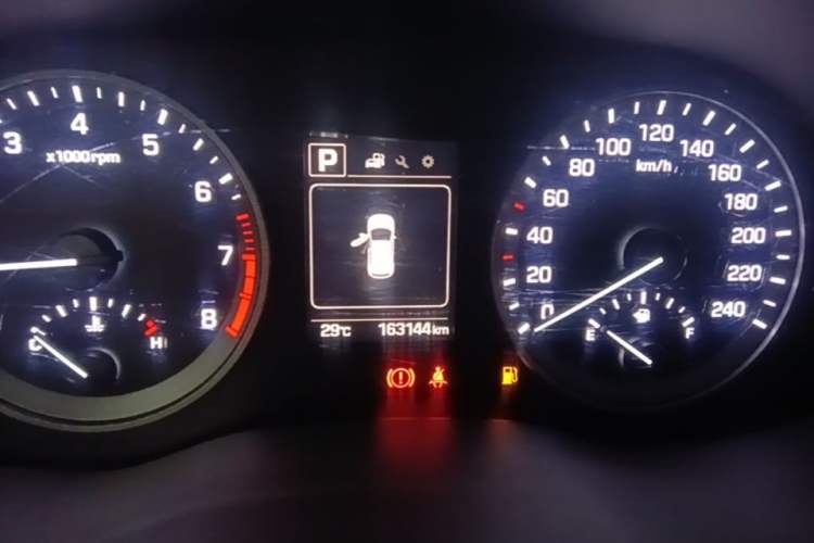 Used Hyundai Tucson 2015 1.6T Dual-Clutch Two-Wheel-Drive Smart Model Instrument Cluster