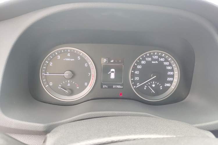 Used Hyundai Tucson 2015 1.6T Dual-Clutch Two-Wheel-Drive Leading Model Instrument Cluster