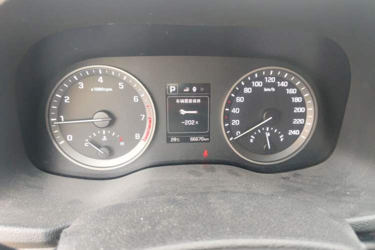 Used Hyundai Tucson 2015 1.6T Dual-Clutch Two-Wheel-Drive Smart Model Instrument Cluster