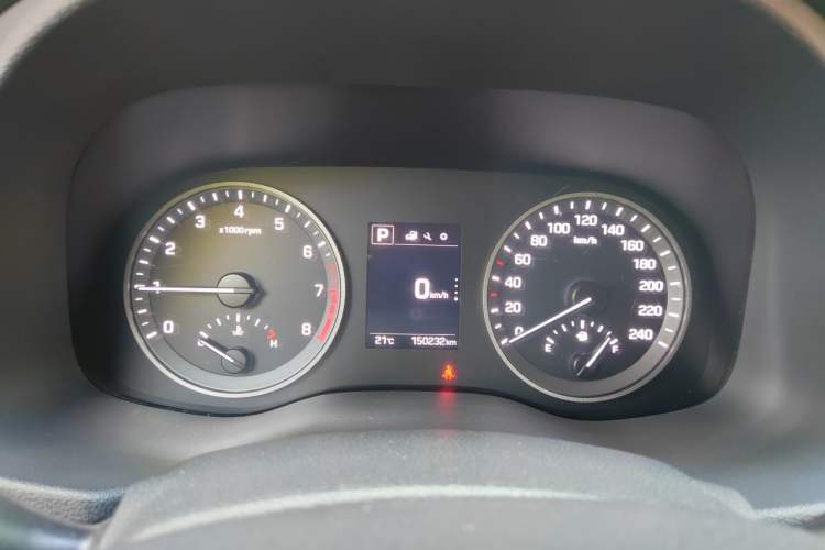 Used Hyundai Tucson 2015 1.6T Dual-Clutch Two-Wheel-Drive Smart Model Instrument Cluster
