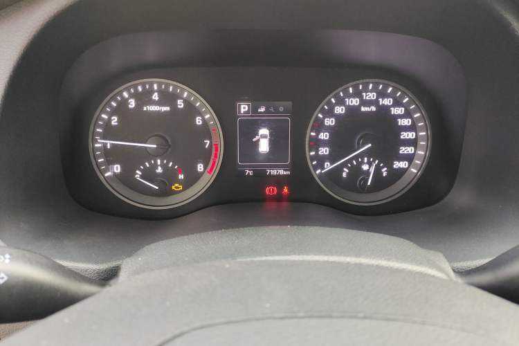 Used Hyundai Tucson 2015 1.6T Dual-Clutch Two-Wheel-Drive Smart Model Instrument Cluster