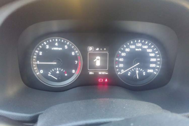 Used Hyundai Tucson 2015 1.6T Dual-Clutch Two-Wheel-Drive Smart Model Instrument Cluster