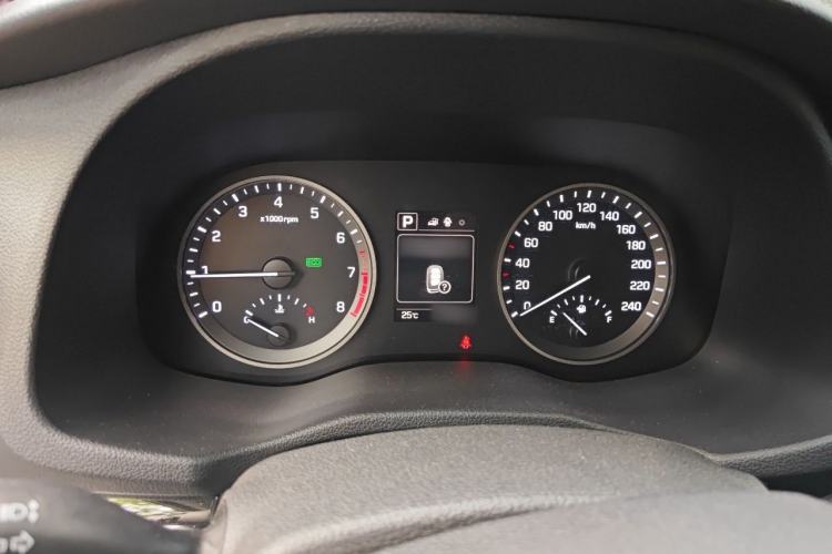 Used Hyundai Tucson 2015 1.6T Dual-Clutch Two-Wheel-Drive Smart Model Instrument Cluster