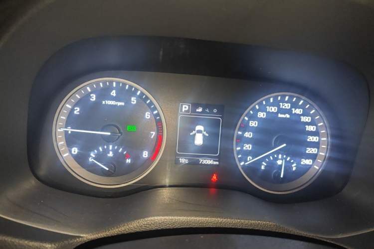 Used Hyundai Tucson 2015 1.6T Dual-Clutch Two-Wheel-Drive Smart Model Instrument Cluster
