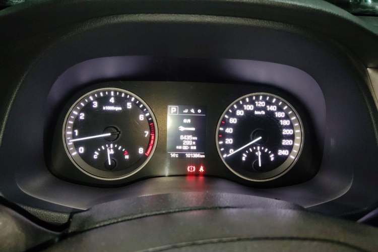 Used Hyundai Tucson 2015 2.0L Automatic Two-Wheel Drive Smart Version Instrument Cluster