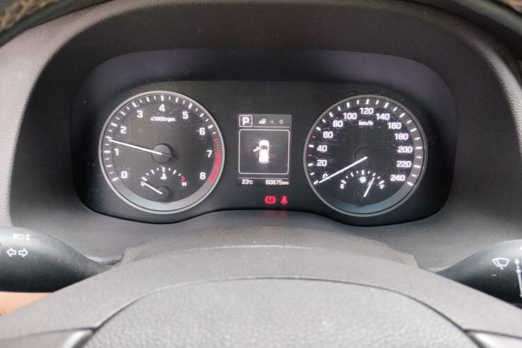 Used Hyundai Tucson 2015 2.0L Automatic Two-Wheel Drive Smart Version Instrument Cluster