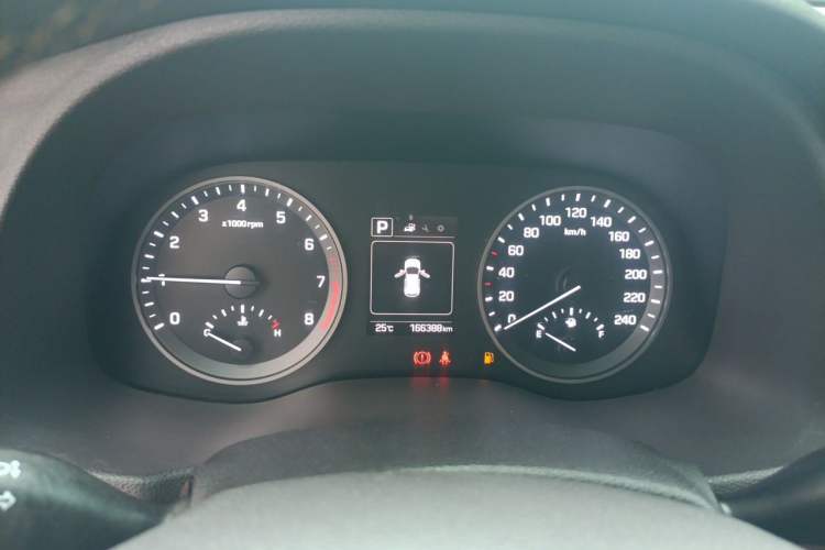 Used Hyundai Tucson 2015 1.6T Dual-Clutch Two-Wheel-Drive Smart Model Instrument Cluster