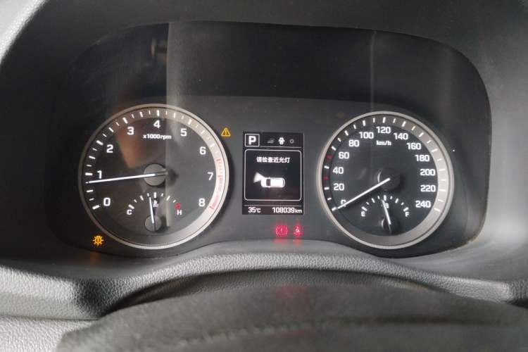 Used Hyundai Tucson 2015 1.6T Dual-Clutch Two-Wheel-Drive Smart Model Instrument Cluster