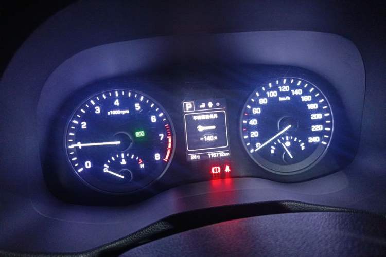 Used Hyundai Tucson 2015 1.6T Dual-Clutch Two-Wheel-Drive Smart Model Instrument Cluster