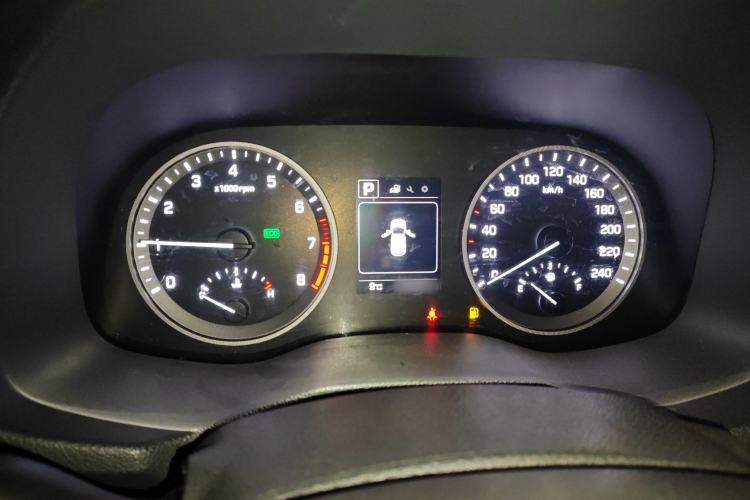 Used Hyundai Tucson 2015 1.6T Dual-Clutch Two-Wheel-Drive Smart Model Instrument Cluster