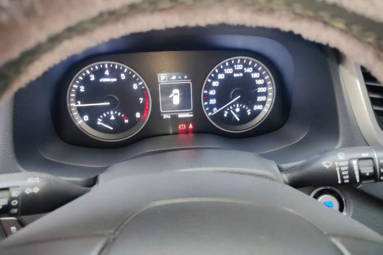 Used Hyundai Tucson 2015 1.6T Dual-Clutch Two-Wheel-Drive Smart Model Instrument Cluster
