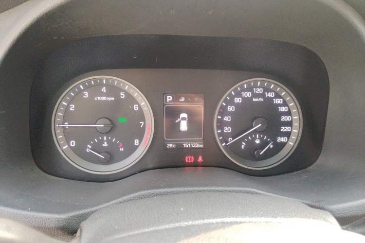 Used Hyundai Tucson 2015 1.6T Dual-Clutch Two-Wheel-Drive Smart Model Instrument Cluster