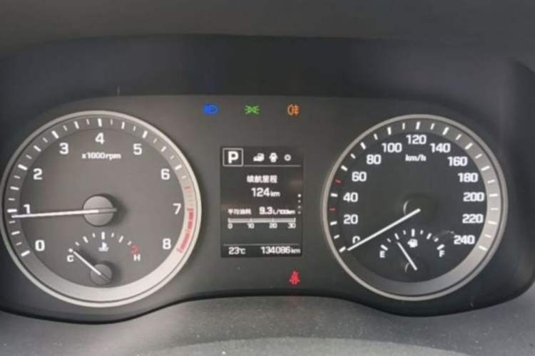Used Hyundai Tucson 2015 1.6T Dual-Clutch Two-Wheel-Drive Smart Model Instrument Cluster