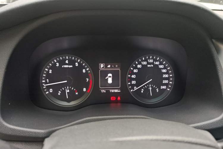 Used Hyundai Tucson 2015 1.6T Dual-Clutch Two-Wheel-Drive Smart Model Instrument Cluster