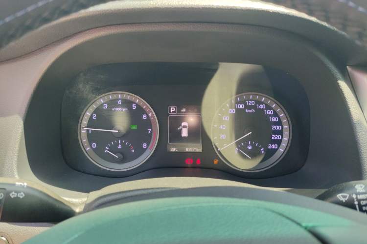 Used Hyundai Tucson 2015 1.6T Dual-Clutch Two-Wheel-Drive Smart Model Instrument Cluster