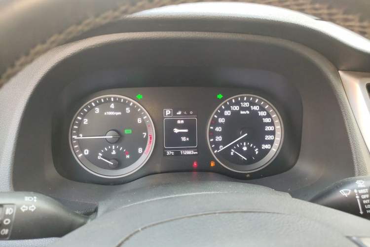 Used Hyundai Tucson 2015 1.6T Dual-Clutch Two-Wheel-Drive Smart Model Instrument Cluster