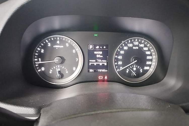 Used Hyundai Tucson 2015 1.6T Dual-Clutch Two-Wheel-Drive Leading Model Instrument Cluster