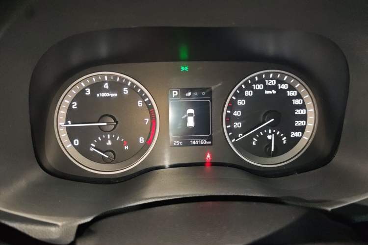 Used Hyundai Tucson 2015 1.6T Dual-Clutch Two-Wheel-Drive Smart Model Instrument Cluster