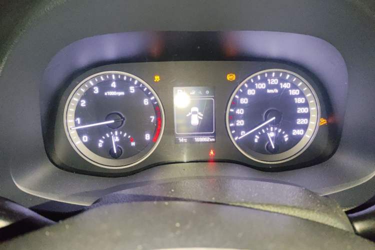 Used Hyundai Tucson 2015 1.6T Dual-Clutch Two-Wheel-Drive Smart Model Instrument Cluster