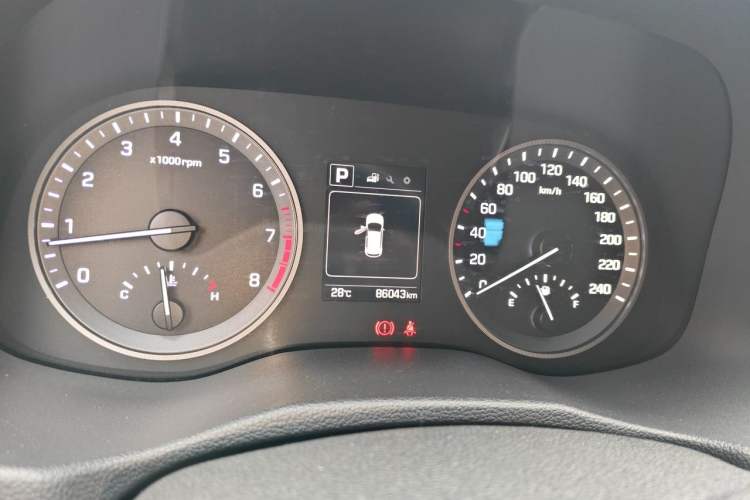 Used Hyundai Tucson 2015 1.6T Dual-Clutch Two-Wheel-Drive Smart Model Instrument Cluster