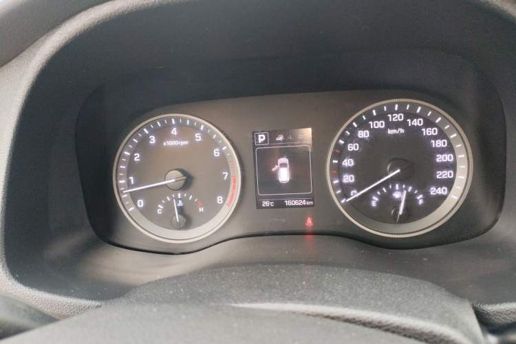 Used Hyundai Tucson 2015 1.6T Dual-Clutch Two-Wheel-Drive Smart Model Instrument Cluster