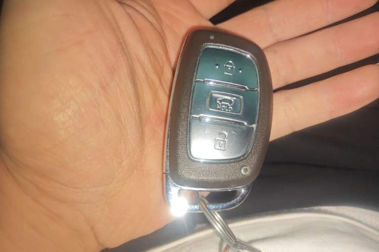 Used Hyundai Tucson 2015 1.6T Dual-Clutch Two-Wheel-Drive Smart Model Interior 1