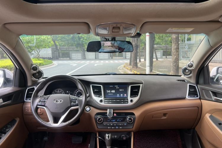 Used Hyundai Tucson 2015 1.6T Dual-Clutch Two-Wheel-Drive Smart Model Interior 1