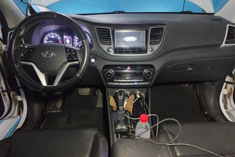 Used Hyundai Tucson 2015 1.6T Dual-Clutch Two-Wheel-Drive Leading Model Interior 2