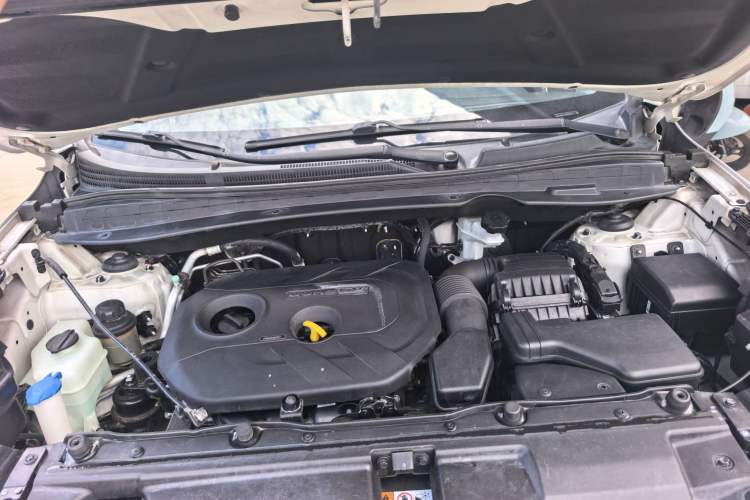 Used Hyundai Tucson 2015 1.6T Dual-Clutch Two-Wheel-Drive Smart Model Interior 3