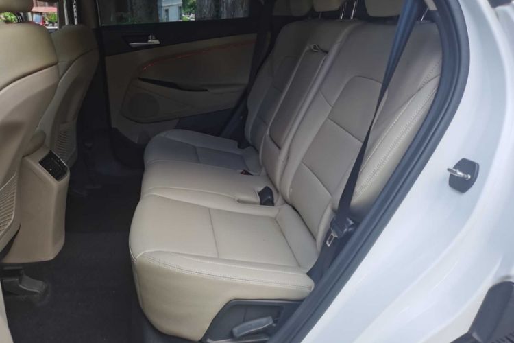 Used Hyundai Tucson 2015 1.6T Dual-Clutch Two-Wheel-Drive Smart Model Interior 5