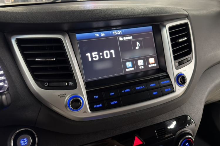Used Hyundai Tucson 2015 1.6T Dual-Clutch Two-Wheel-Drive Smart Model Interior 5
