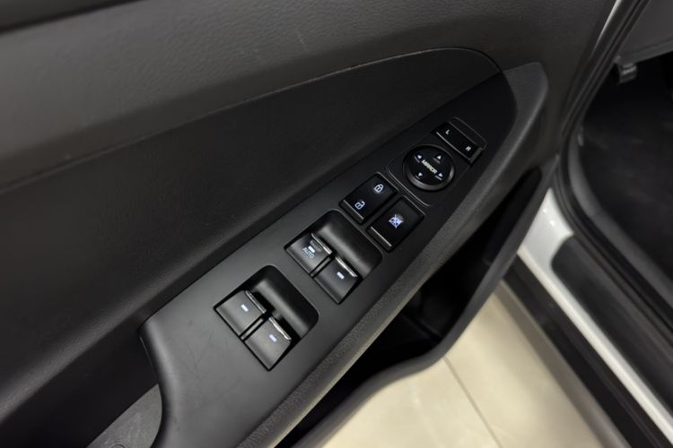 Used Hyundai Tucson 2015 1.6T Dual-Clutch Two-Wheel-Drive Smart Model Interior 8