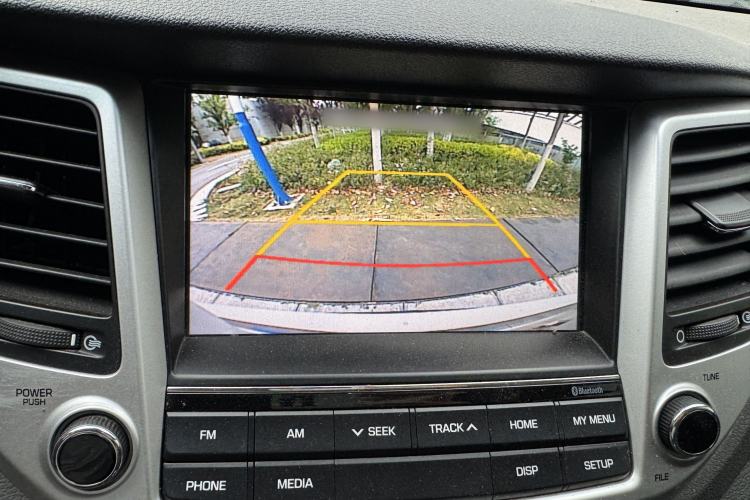 Used Hyundai Tucson 2015 1.6T Dual-Clutch Two-Wheel-Drive Smart Model Interior 9