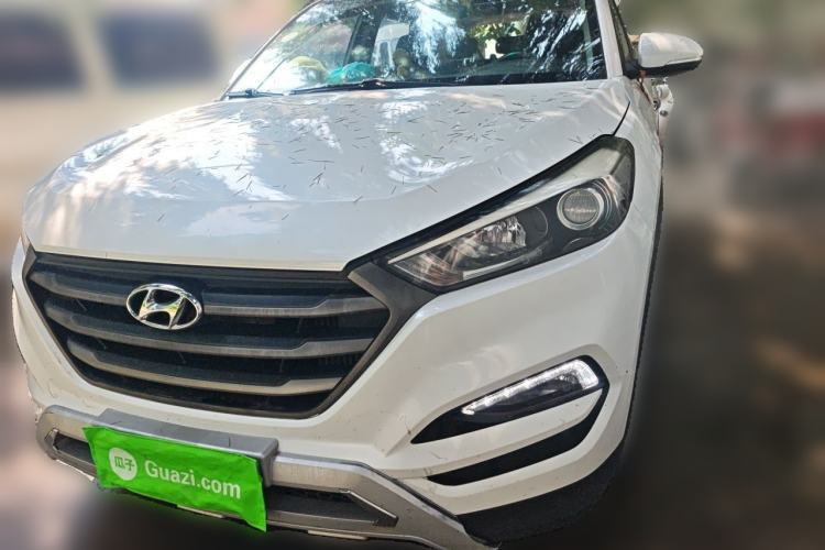 Used Hyundai Tucson 2015 1.6T Dual-Clutch Two-Wheel-Drive Smart Model Guazi used car, China used car export, Used car for sale, Used  cars, Cheapest cars for sale