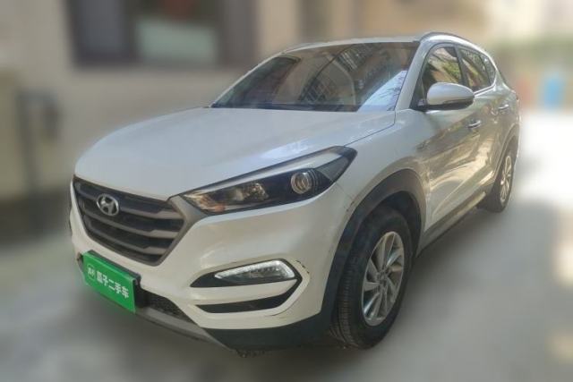 Ojetý Hyundai Tucson 2015 1.6T Dual-Clutch Two-Wheel-Drive Smart Model