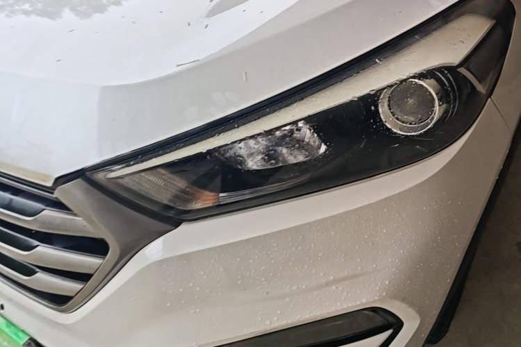 Used Hyundai Tucson 2015 1.6T Dual-Clutch Two-Wheel-Drive Smart Model Left Front Headlight
